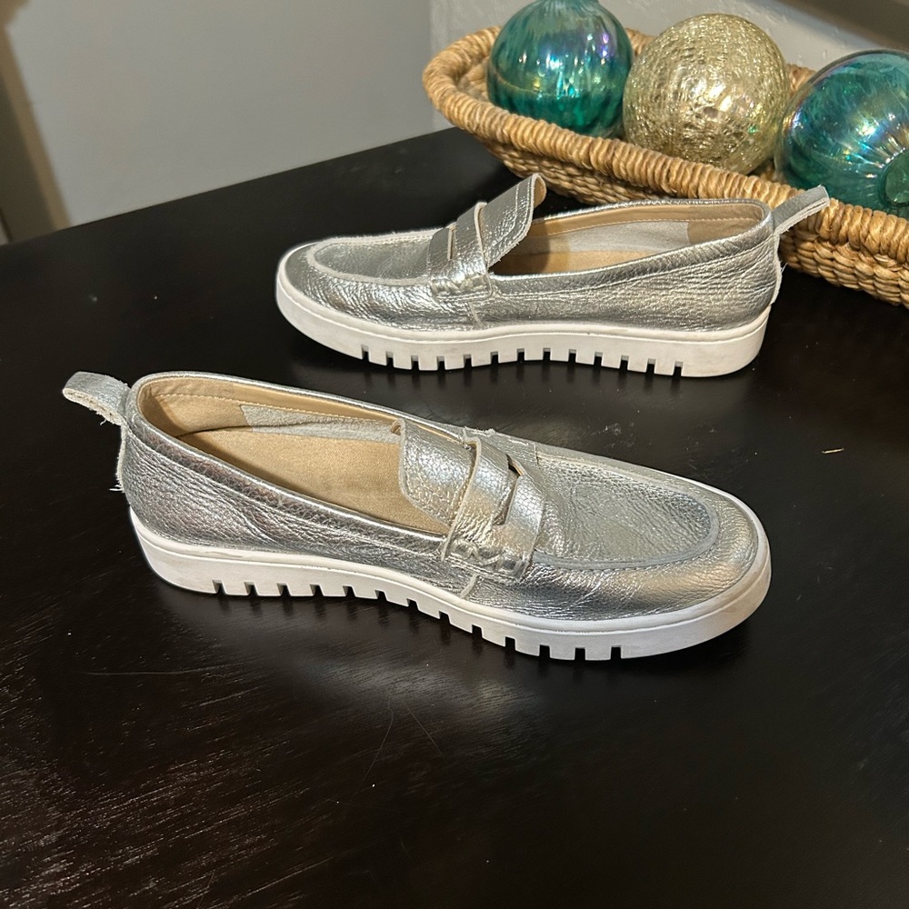 Vionic Uptown Penny Loafer Silver Metallic Leather Comfort Shoes Size 8 - Picture 7 of 10